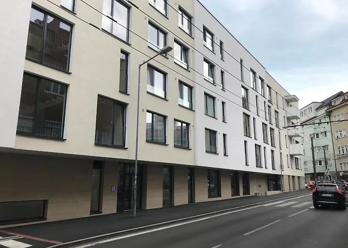 Leo Free Parking!!! * 브라티슬라바