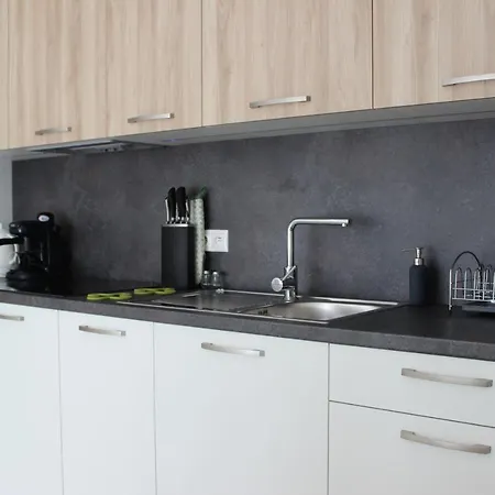 Апартаменти Leo Free Parking!!! Братислава